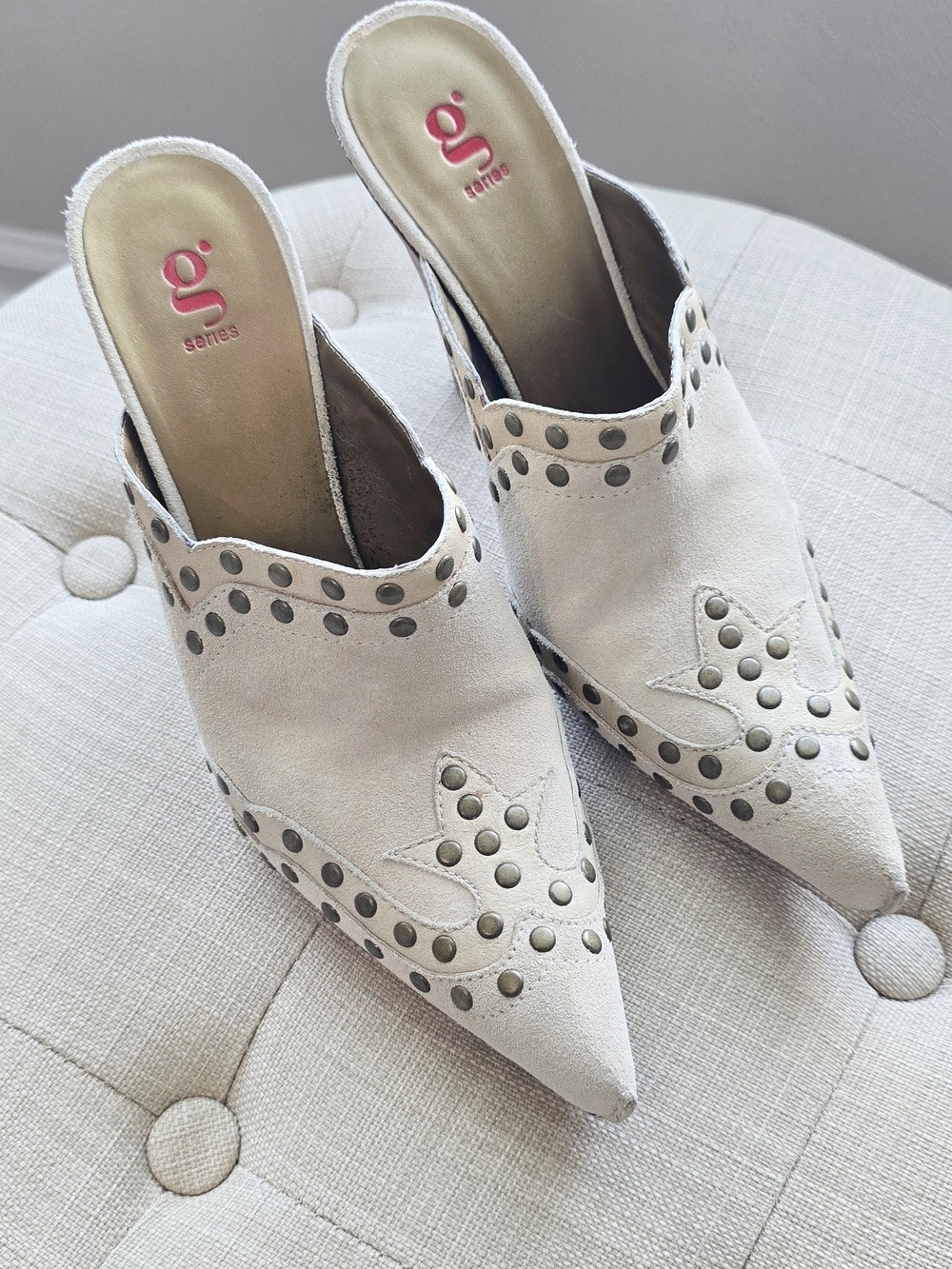 Nike White Pointed Suede Studded Nike Air  Mule Size 6
